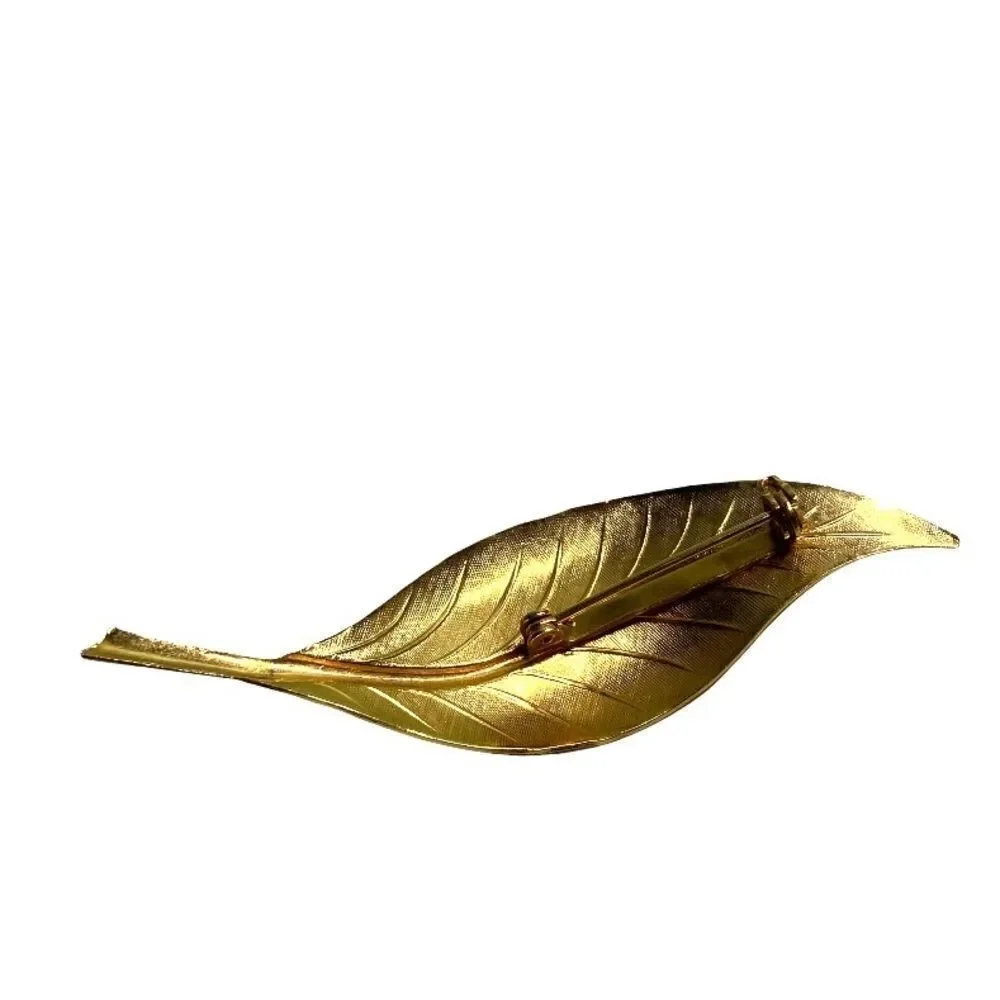 Vintage Leaf Brooch in Gold Tone